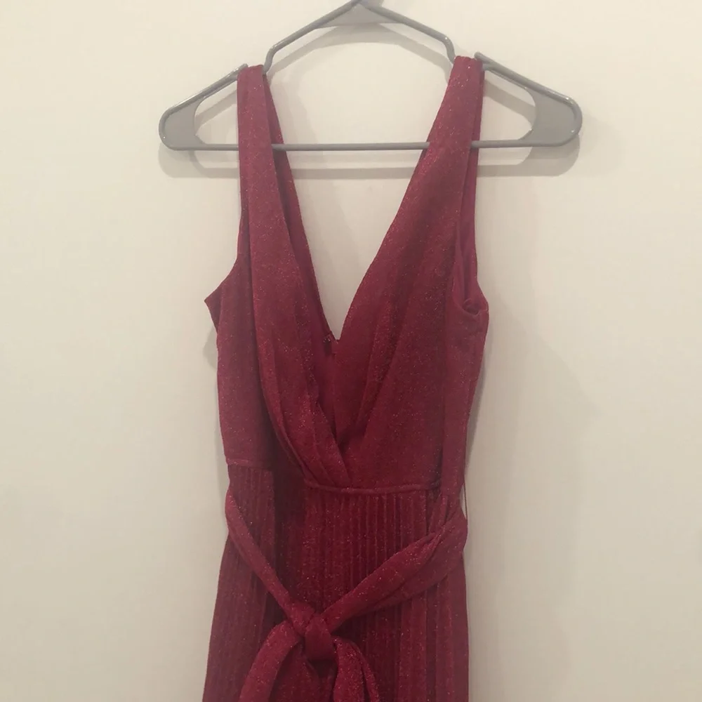 Lulu’s NWT Magenta Metallic Pleated Maxi 🔥 - Picture 4 of 12